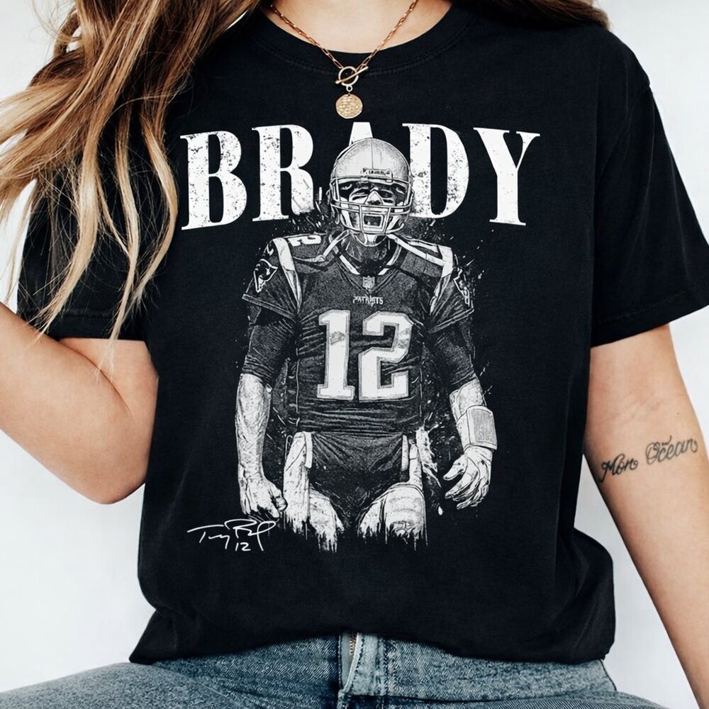 Tom Brady Football Shirt, Fan Tee, New England Patriots Tee, Funny Retro Footb90